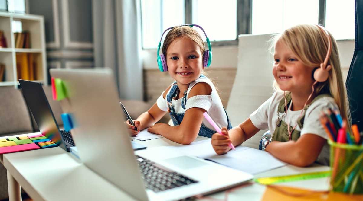 Online elementary school student